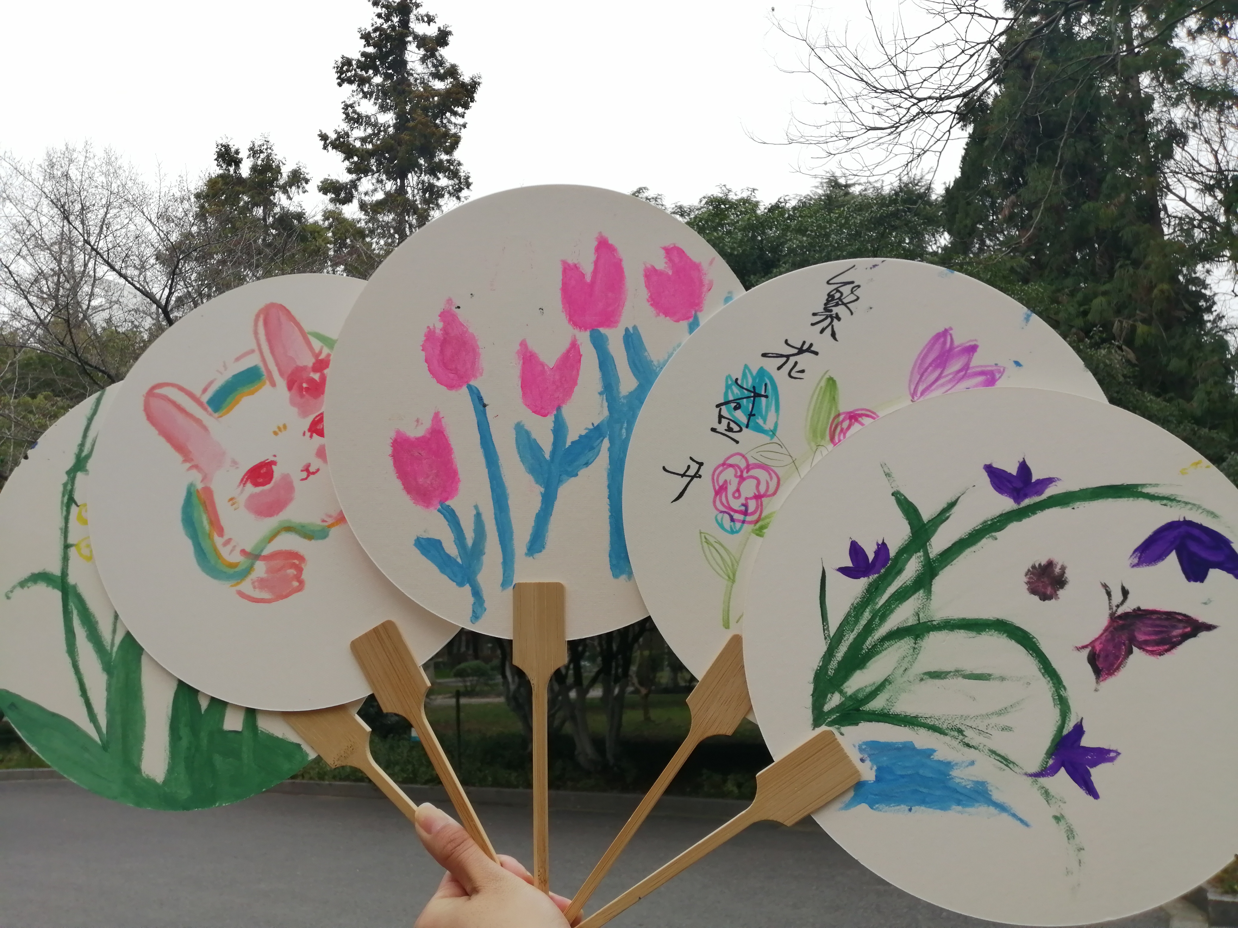 我院举办非遗团扇制作体验活动